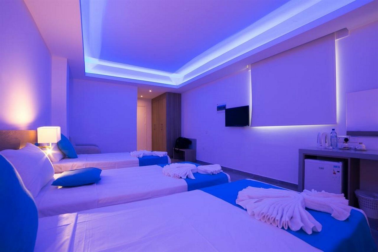 Flora Maria Hotel Ayía Nápa Extérieur photo