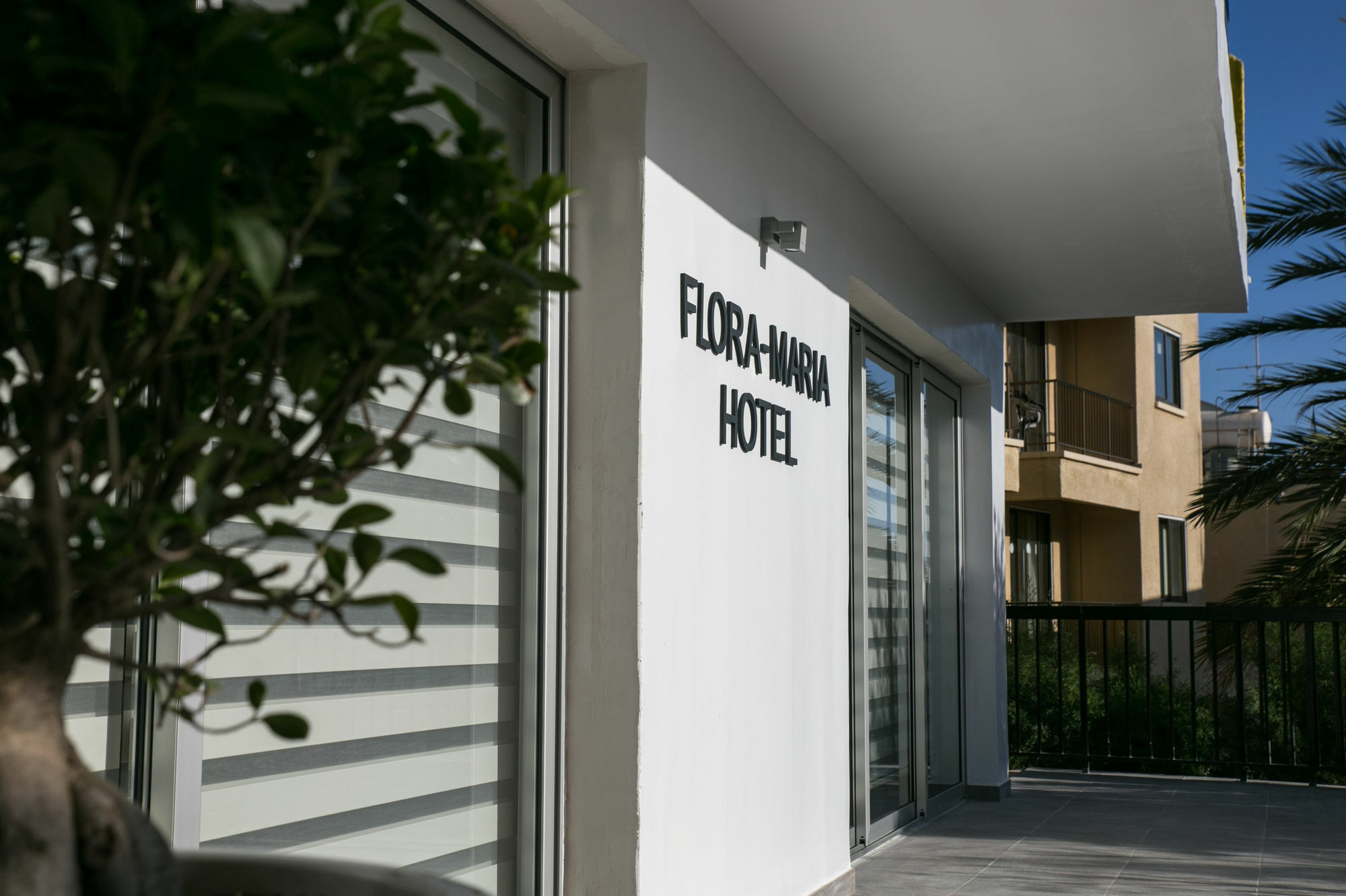 Flora Maria Hotel Ayía Nápa Extérieur photo